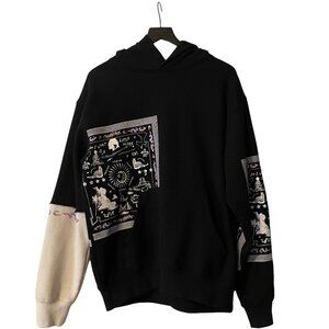 JUNGLES Bandana Patterned Graphic Hoodie Black Size Medium